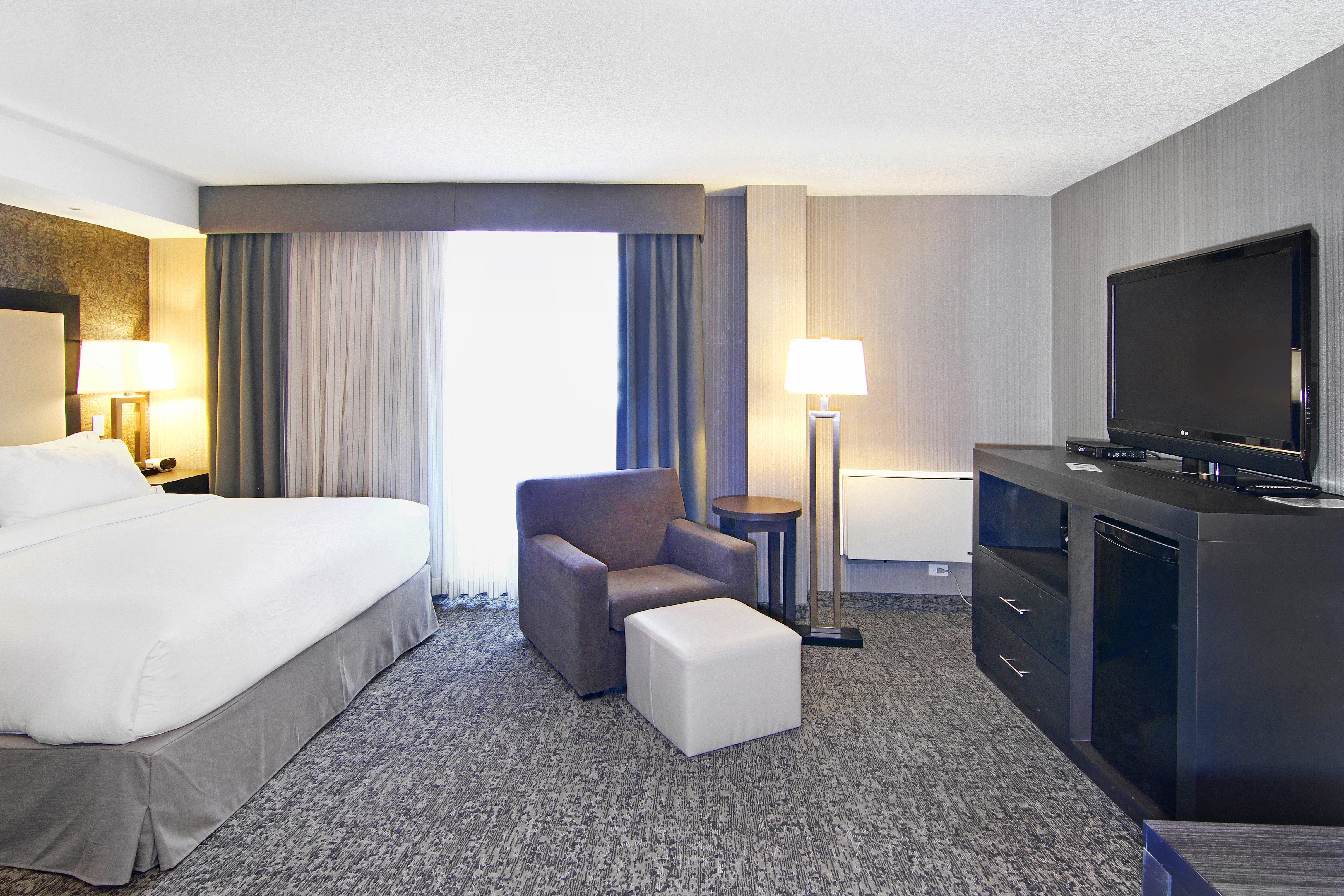 Holiday Inn Express And Suites Calgary By Ihg Exterior photo